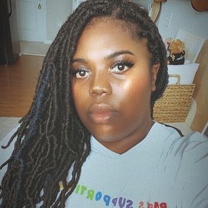 Meet your Posher, Shannon!